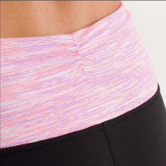 Lululemon Gather and Crow Crop Size 4 - Picture 4 of 8